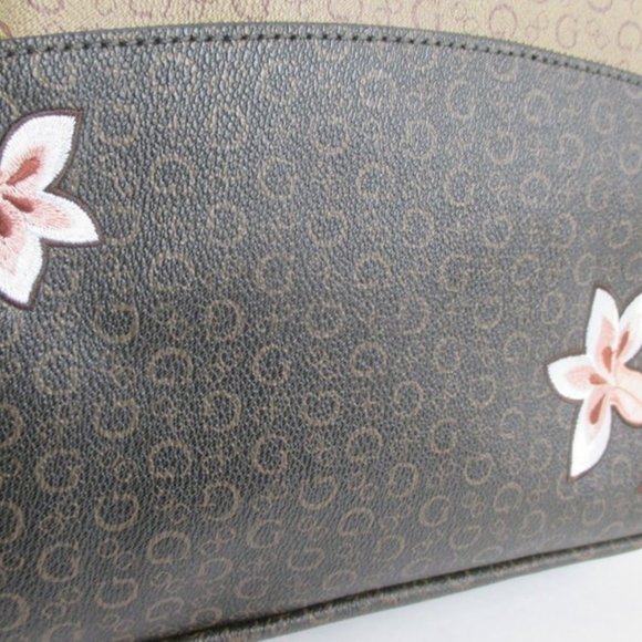 NWOT GUESS EMBELLISHED SIGNATURE BAG main image 7